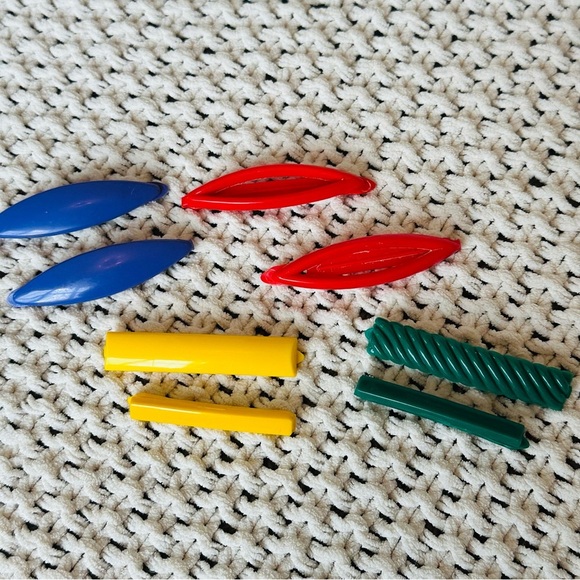 Modern Vintage Accessories - Vintage 80’s Snap Back Hair Plastic Barretts Set of 8 Retro